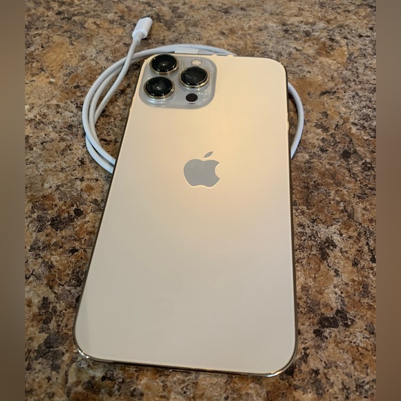 Apple iPhone 13 Pro Max 128GB - Gold - Unlocked - Picture 3 of 4